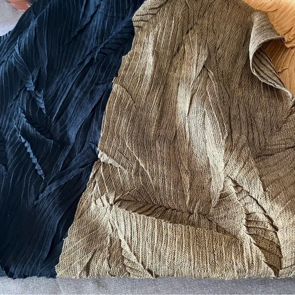Pier 1 Imports Scarf Gold Black Tan Crinkle Pleated Oblong Scarf or Wrap NWT - Picture 5 of 10